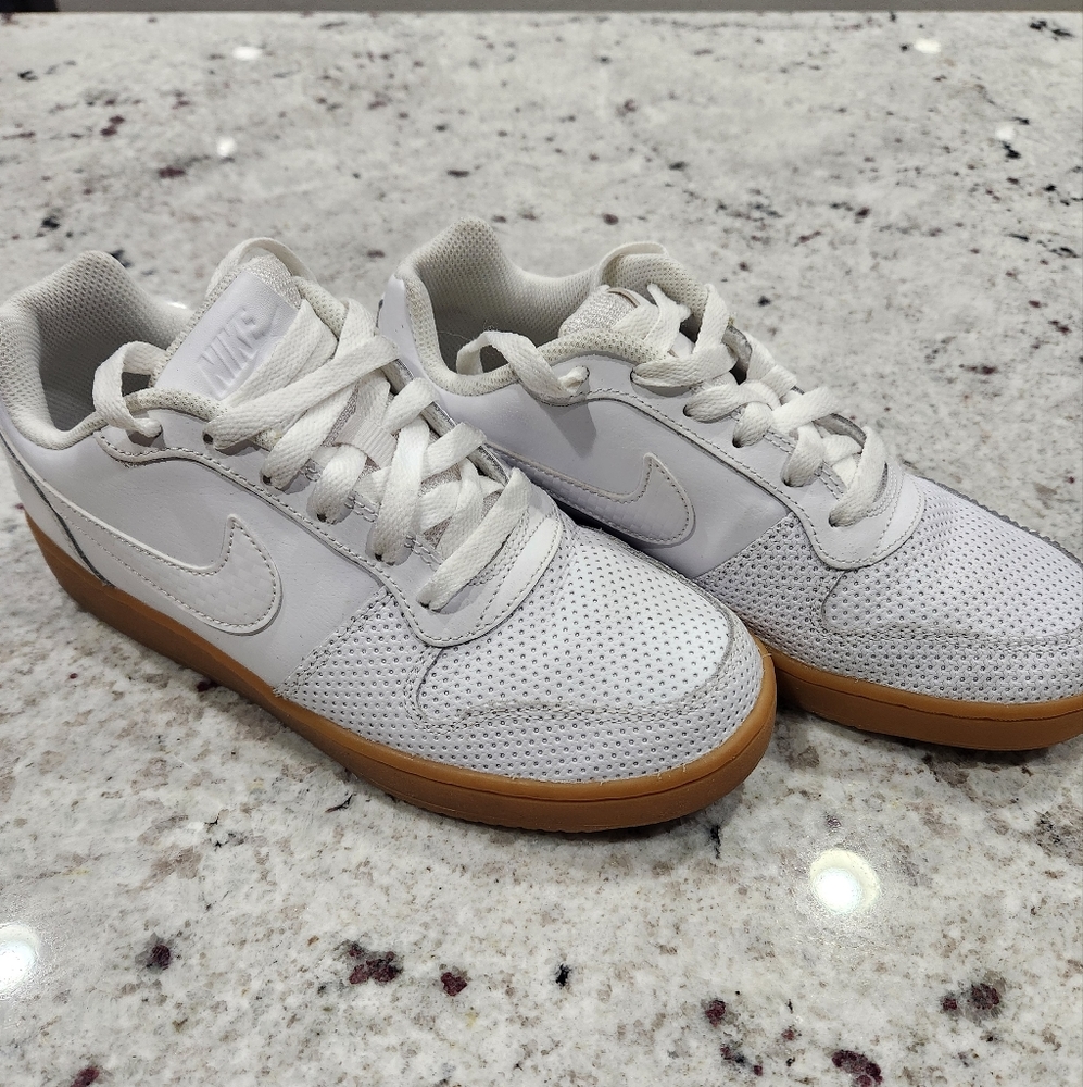 Nike Women's Ebernon Low 7